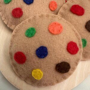 Felt Food. Rainbow Chocolate Chip Cookies. Pretend Play Food. 4 Piece Set.
